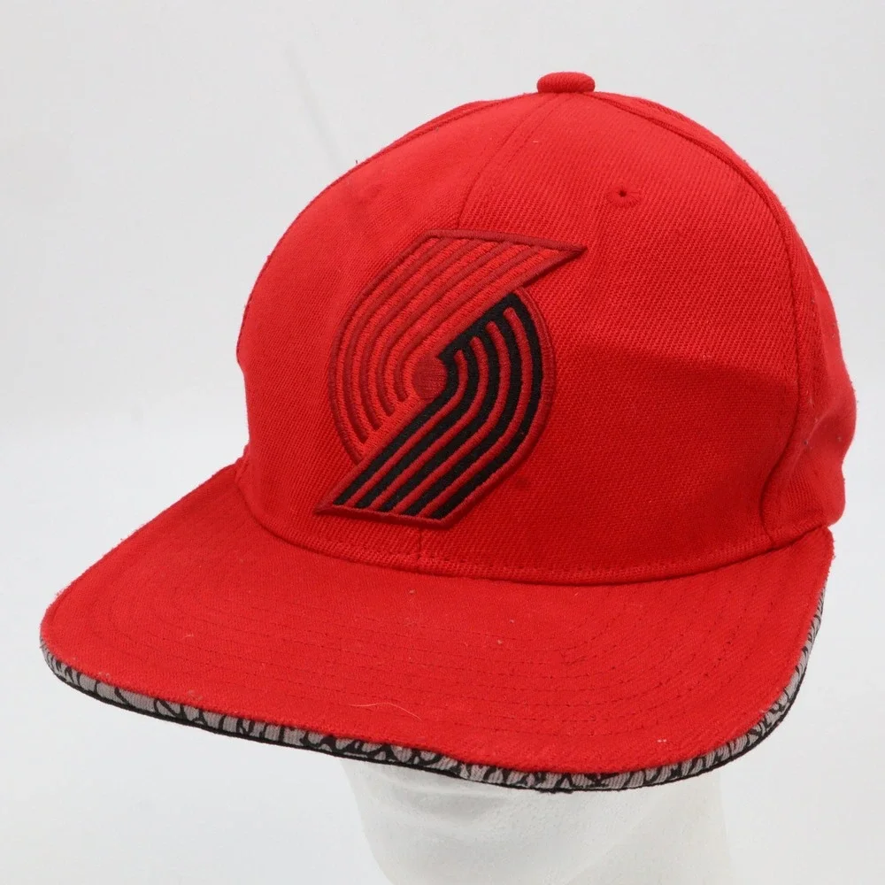 Mitchell & Ness Portland Trail Blazers Hat Mens‎ OSFM Red Snapback NBA Flat Brim